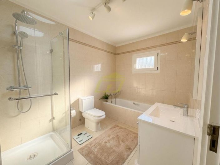 Image No.11-3 Bed Villa for sale