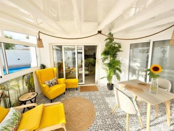 Stunning Villa with Panoramic Roof Terrace and Direct Access to the Sea