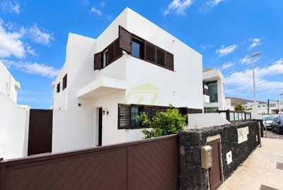Attractive Duplex with Stunning Views and Sunny Outdoor Area