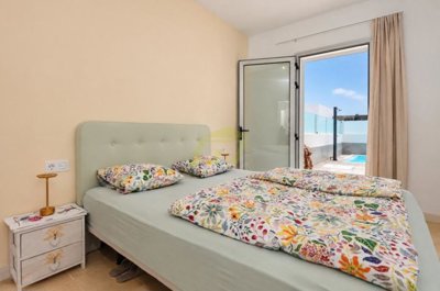 Beautifully Maintained, Fully Furnished Family Home