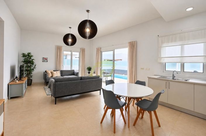 Image No.2-3 Bed Villa for sale