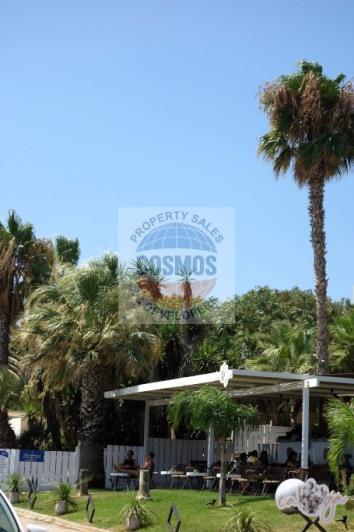 Image No.12-Bar for sale