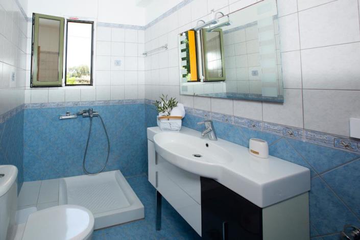 Image No.18-4 Bed House for sale