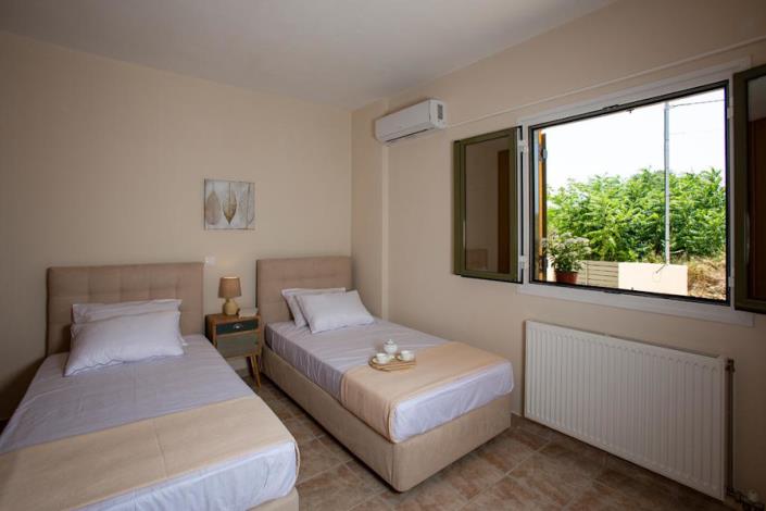 Image No.19-4 Bed House for sale