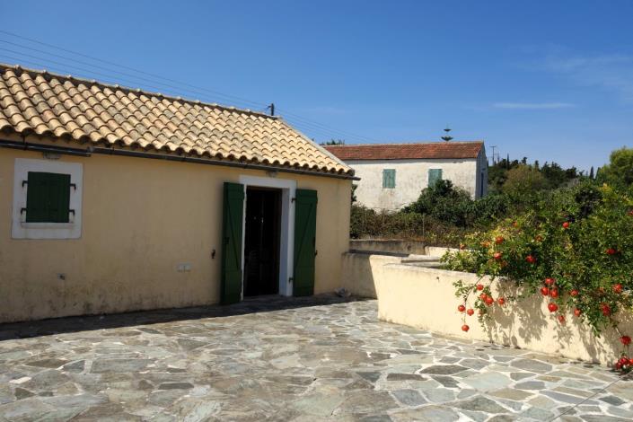 Image No.19-10 Bed Village House for sale