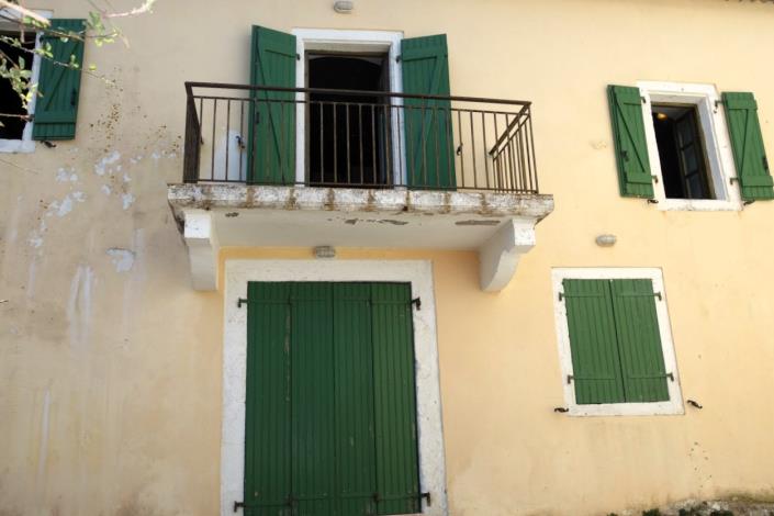 Image No.40-10 Bed Village House for sale