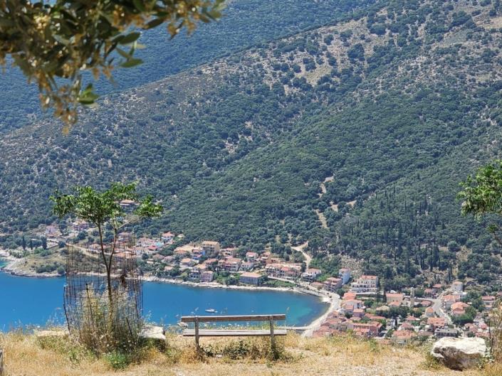 Image No.2-Terre de 4 chambres à vendre à Dendrinata