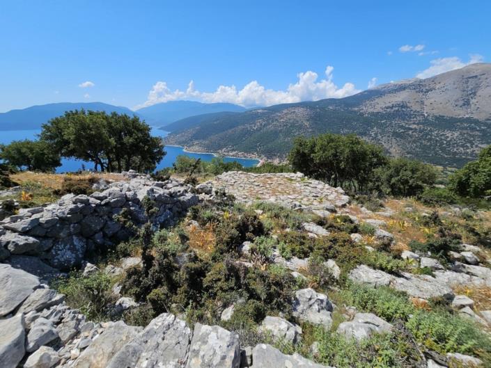 Image No.6-Terre de 4 chambres à vendre à Dendrinata