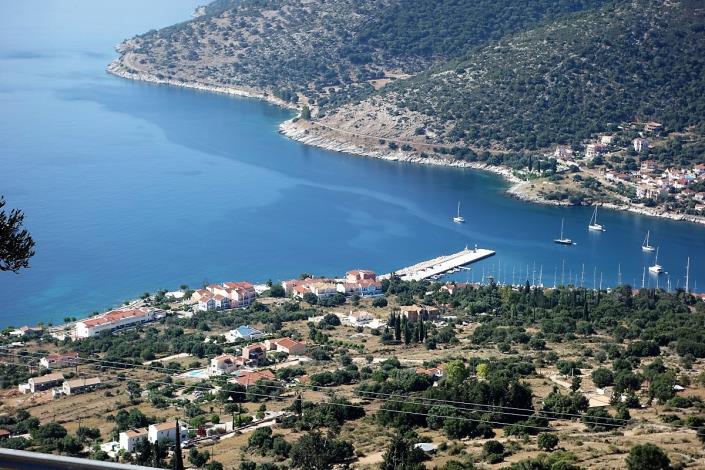 Image No.7-Terre de 4 chambres à vendre à Dendrinata