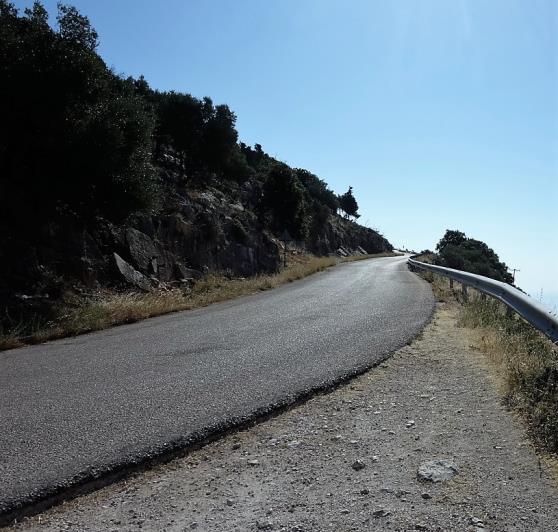 Image No.8-Terre de 4 chambres à vendre à Dendrinata