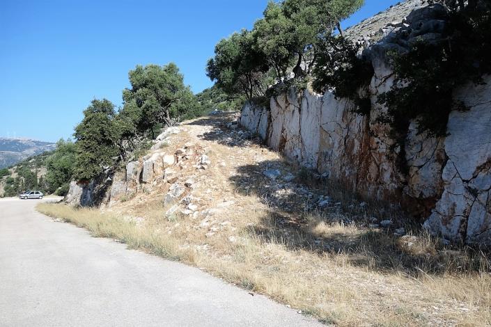 Image No.9-Terre de 4 chambres à vendre à Dendrinata