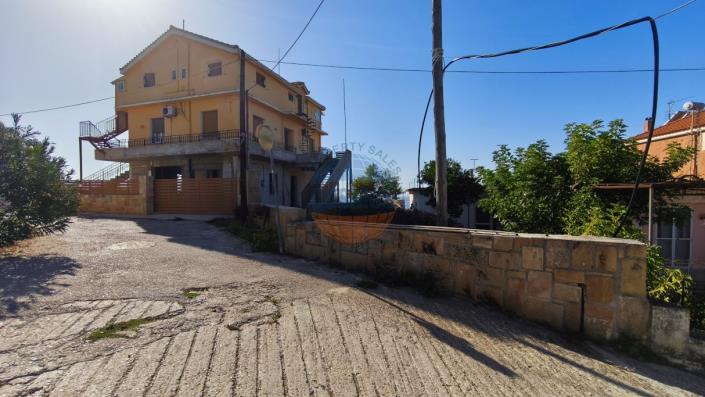 Image No.35-4 Bed House for sale