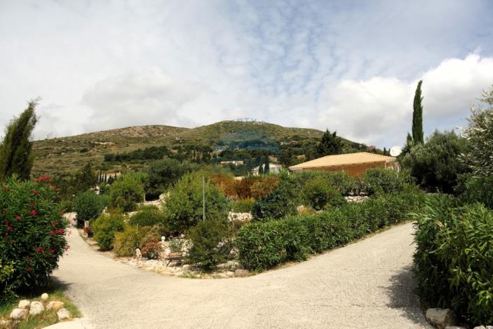 Image No.4-Maison / Villa de 7 chambres à vendre à Ratzakli