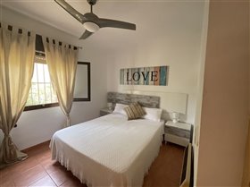 Image No.12-6 Bed Villa for sale