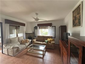 Image No.17-6 Bed Villa for sale