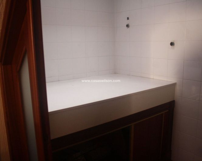 Image No.11-2 Bed Townhouse for sale