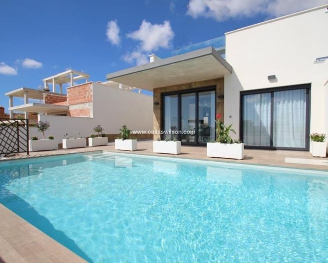 Image No.17-3 Bed Villa for sale