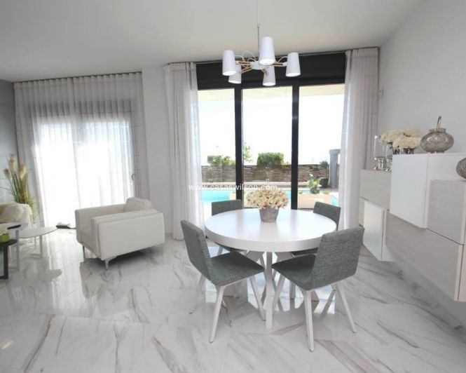 Image No.3-3 Bed Villa for sale