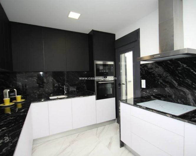 Image No.5-3 Bed Villa for sale