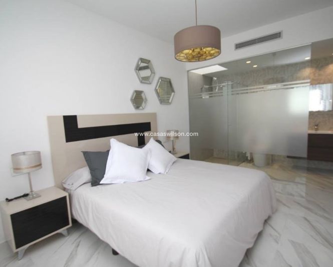 Image No.7-3 Bed Villa for sale