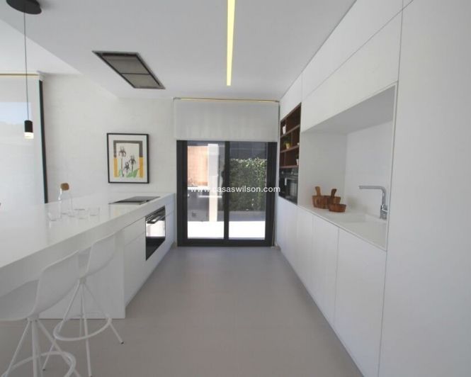 Image No.17-4 Bed Villa for sale