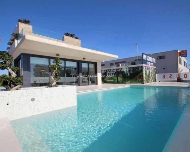 Image No.3-4 Bed Villa for sale