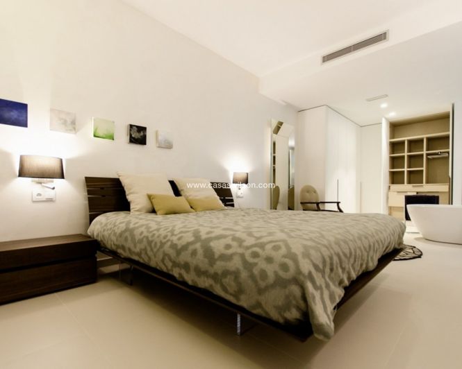 Image No.35-4 Bed Villa for sale