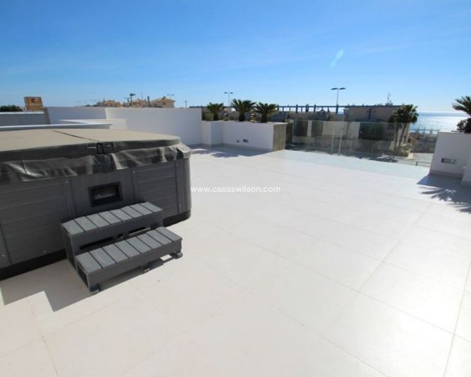 Image No.4-4 Bed Villa for sale
