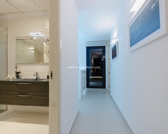 Image No.40-4 Bed Villa for sale