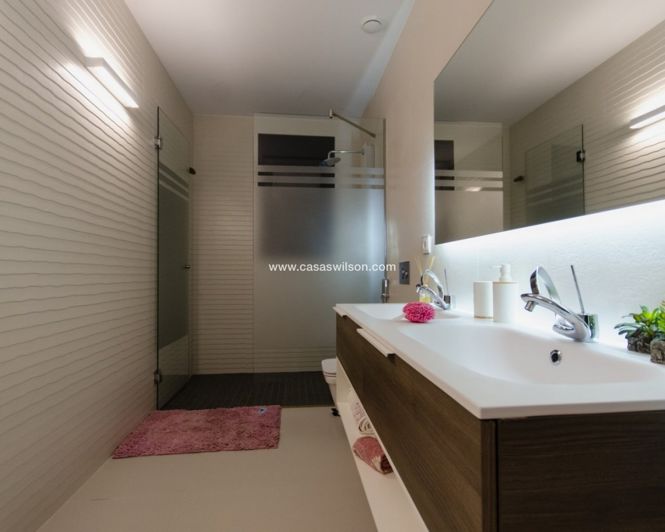 Image No.42-4 Bed Villa for sale