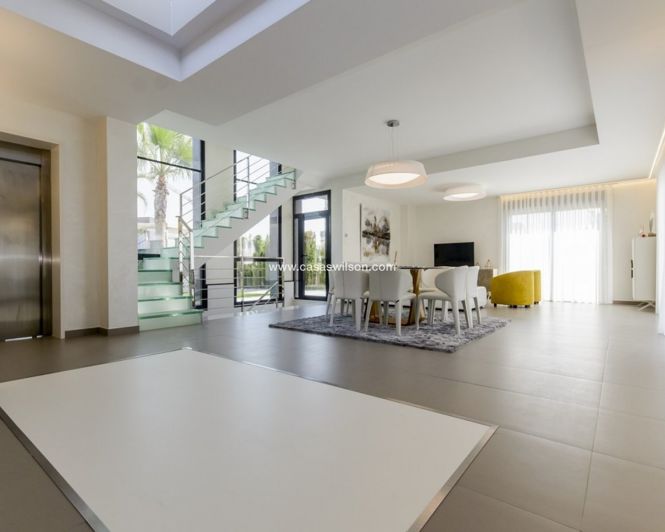 Image No.14-3 Bed Villa for sale