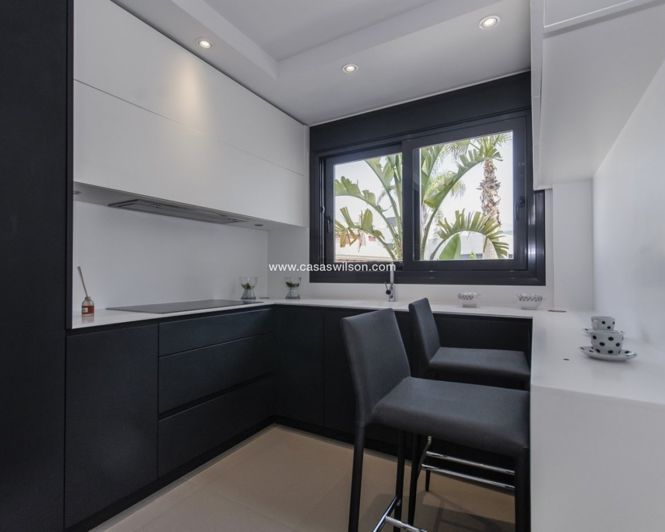 Image No.34-3 Bed Villa for sale