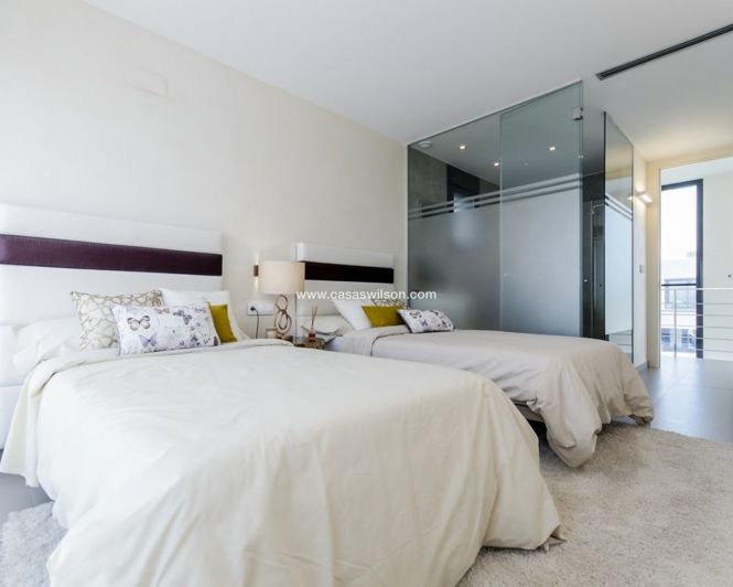 Image No.50-3 Bed Villa for sale