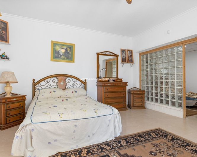 Image No.20-Villa de 4 chambres à vendre à Jacarilla