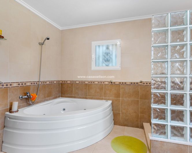 Image No.29-Villa de 4 chambres à vendre à Jacarilla