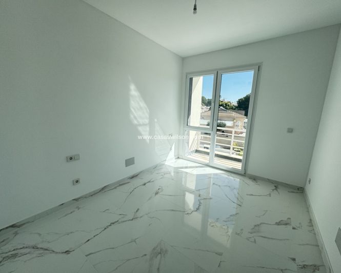 Image No.15-4 Bed Villa for sale