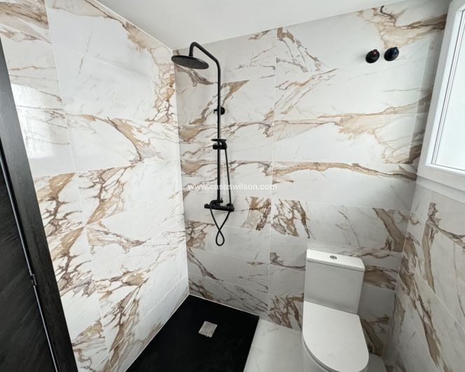 Image No.16-4 Bed Villa for sale