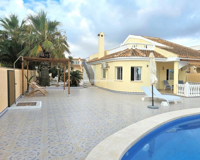 Image No.17-4 Bed Villa for sale