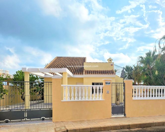 Image No.2-4 Bed Villa for sale