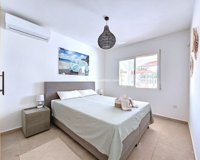 Image No.37-4 Bed Villa for sale