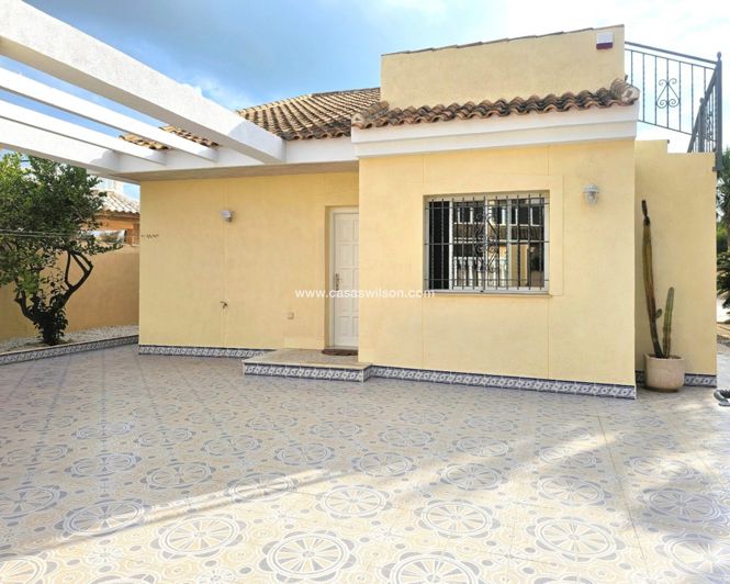 Image No.4-4 Bed Villa for sale