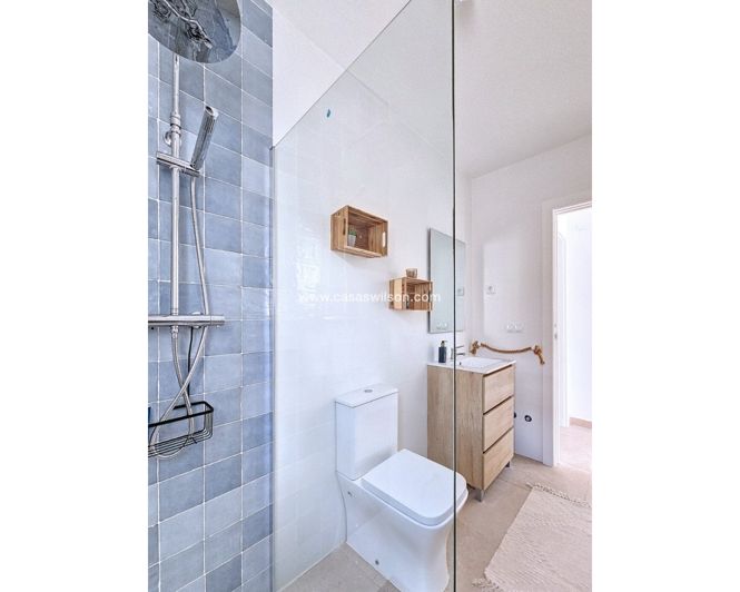 Image No.48-4 Bed Villa for sale