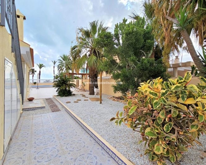 Image No.5-4 Bed Villa for sale