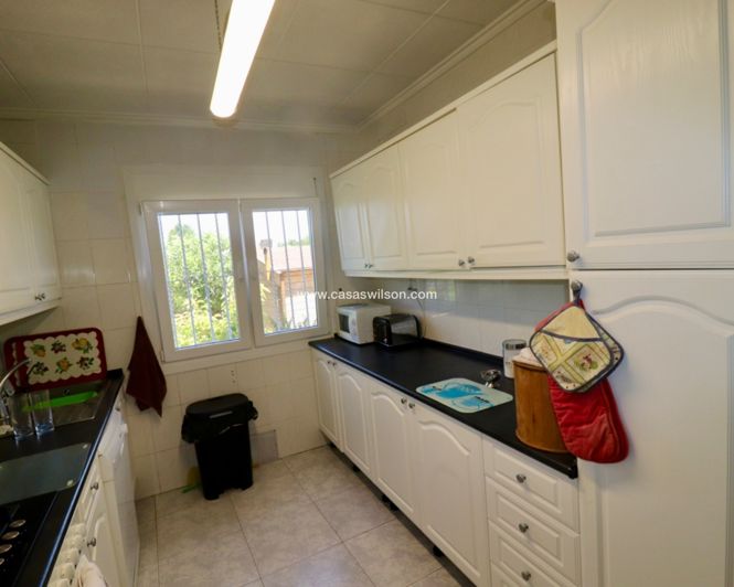 Image No.7-4 Bed Property for sale