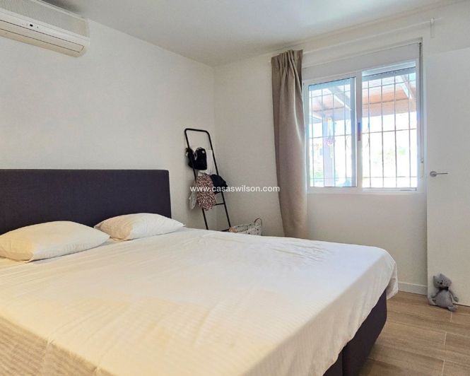 Image No.35-4 Bed Villa for sale