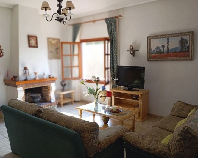 Image No.40-4 Bed Property for sale