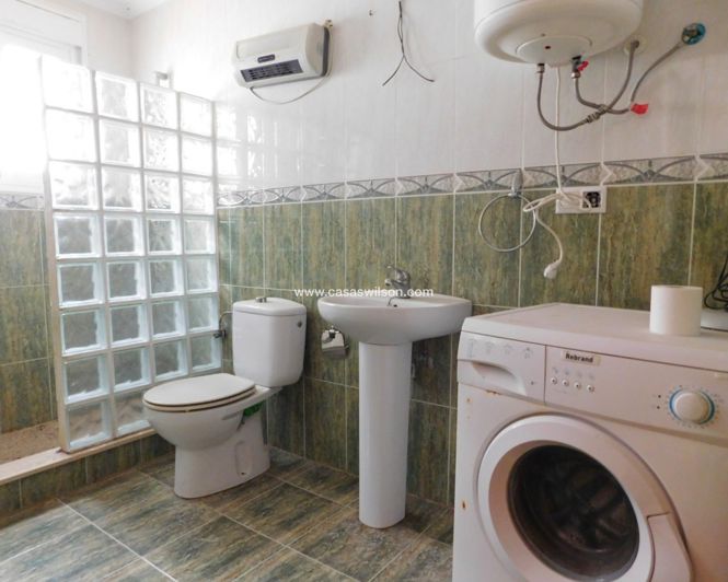 Image No.12-3 Bed Villa for sale