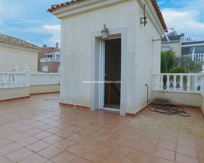 Image No.25-3 Bed Villa for sale