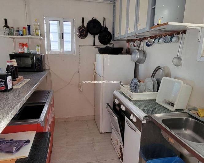 Image No.12-1 Bed Property for sale