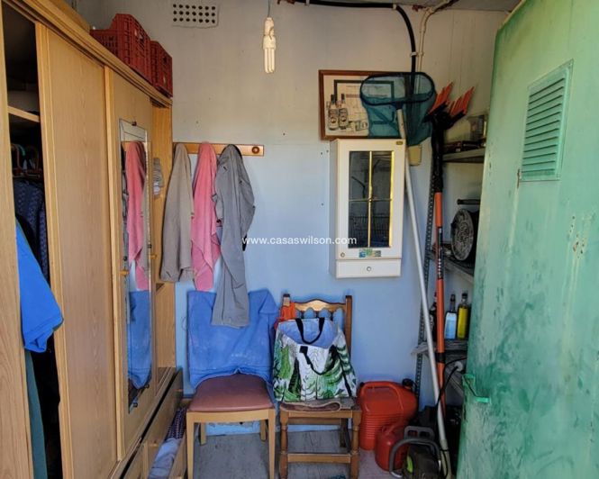 Image No.13-1 Bed Property for sale